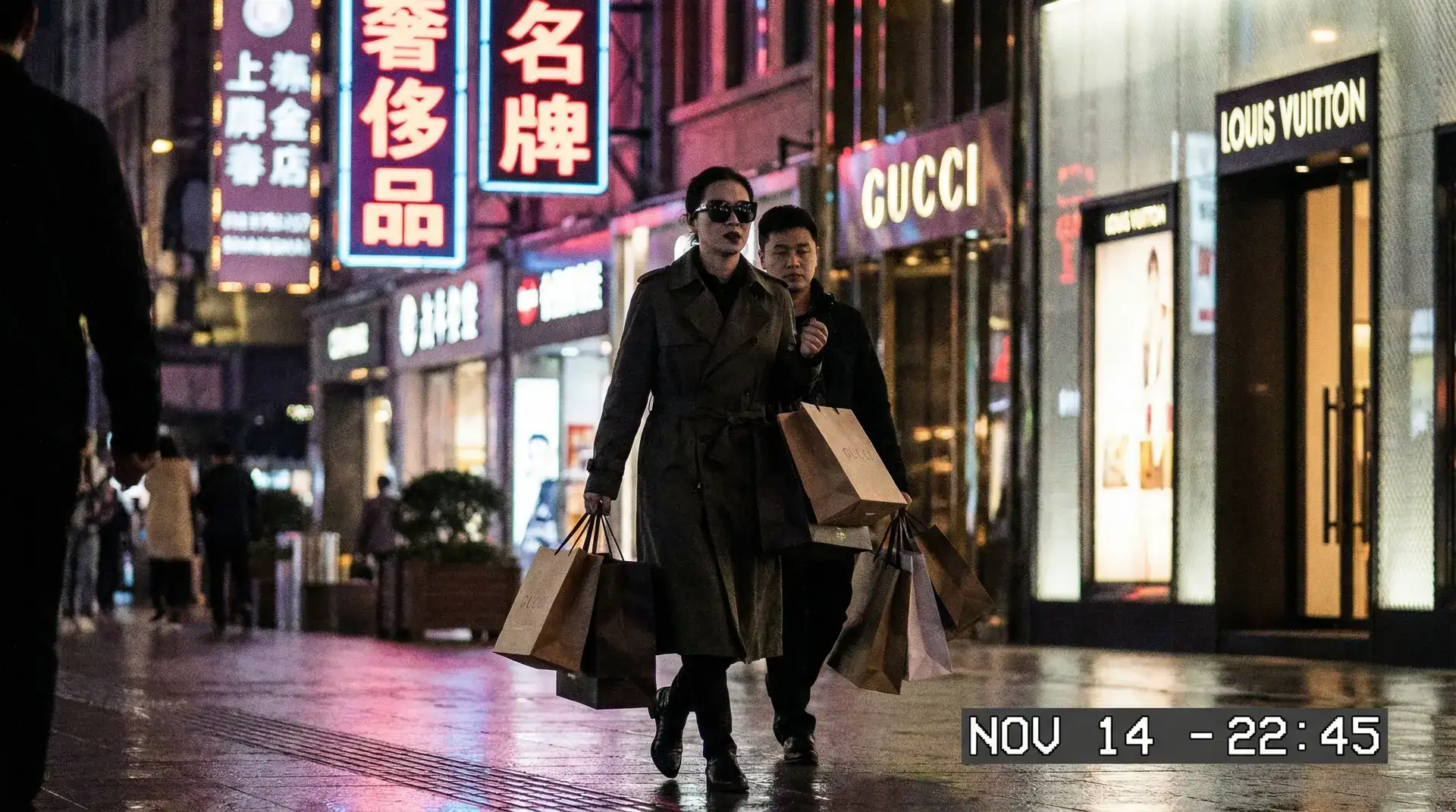 《阿黑颜》- 阿黑颜自媒体实时更新~热点黑料阿黑颜 - 奢侈品购物被拍